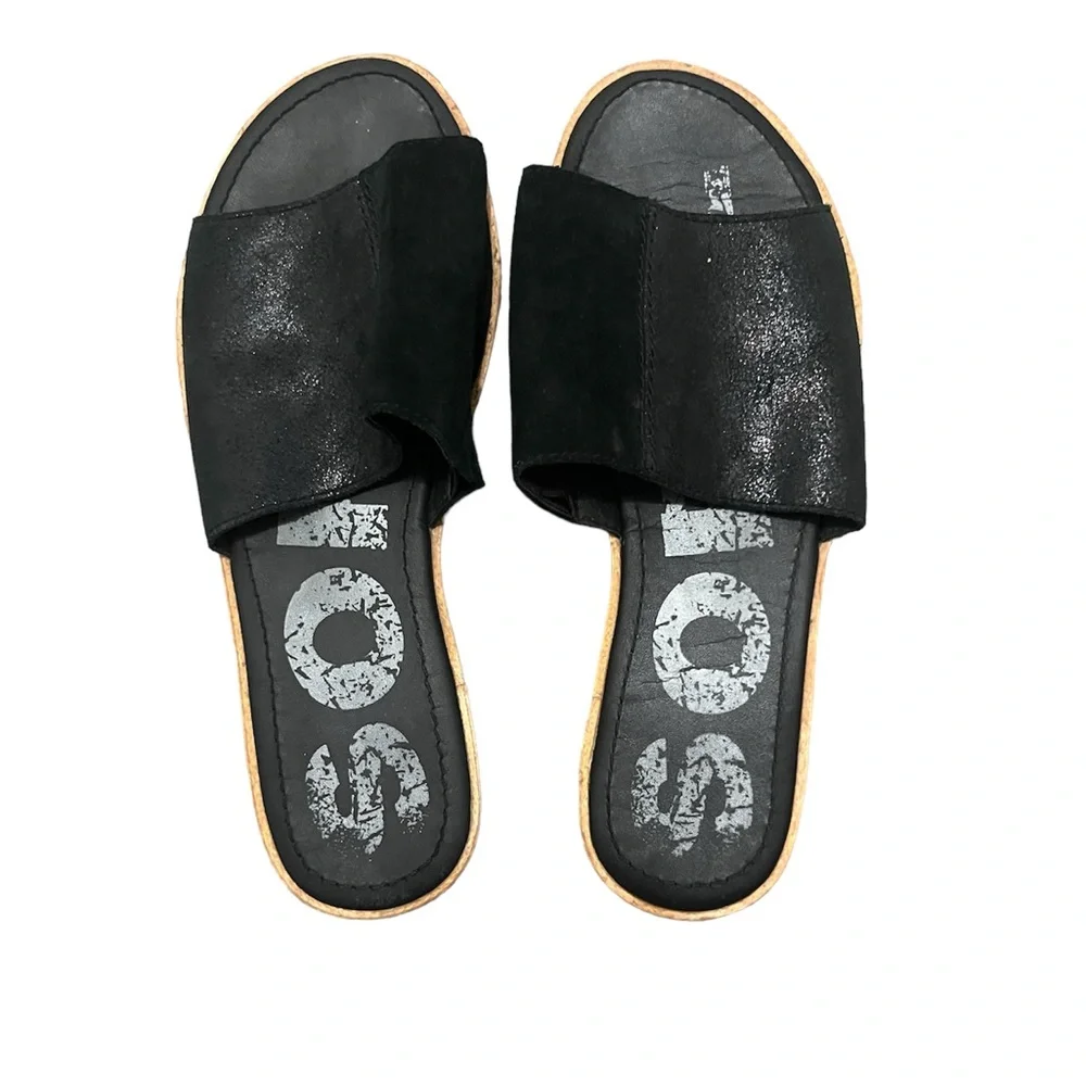 Sandals - Picture 2 of 3